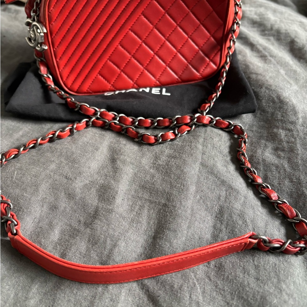 Chanel crossbody camera bag, red. - Picture 2 of 6